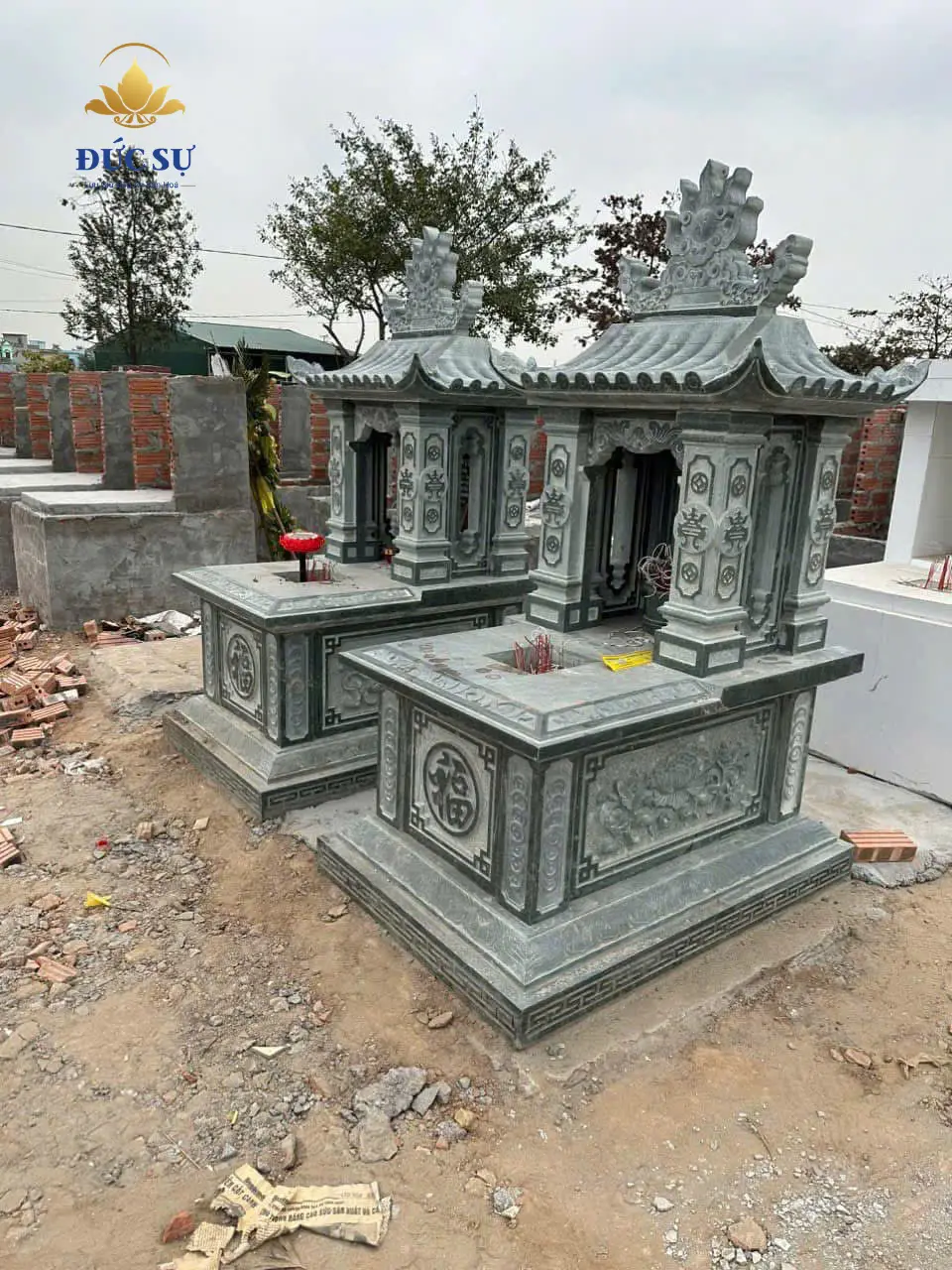 lăng mộ đá 1 mái đá xanh rêu đẹp