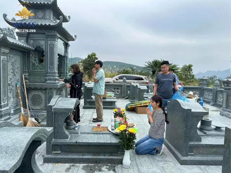 thiết kế mộ đẹp