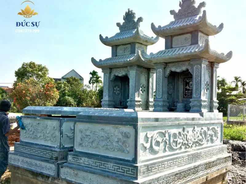 mộ ốp đá đôi