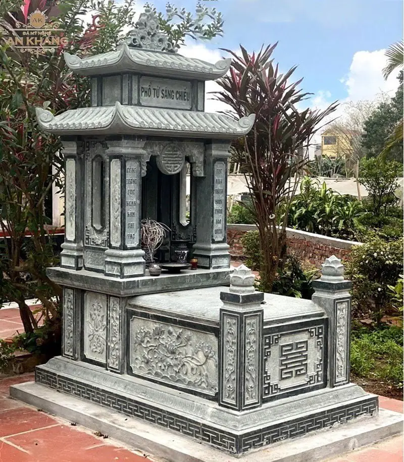 mộ đá xanh rêu