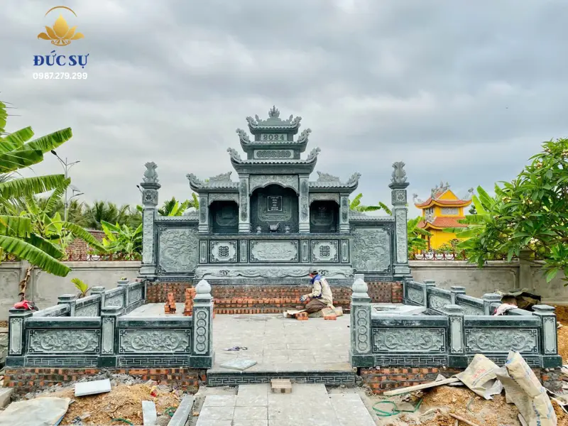 mẫu lăng mộ đá xanh rêu đẹp cao cấp