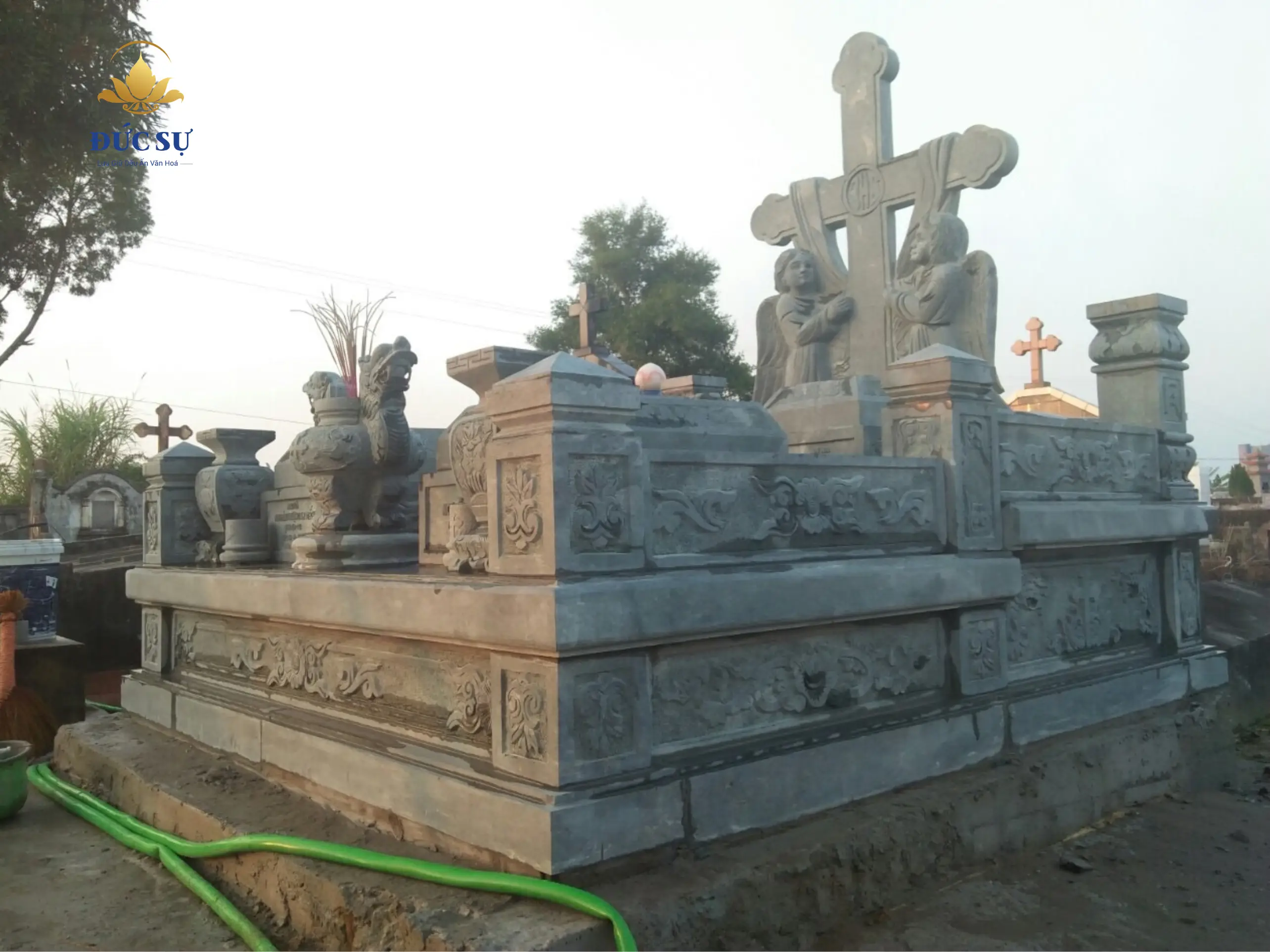 mẫu mộ đá công giáo đẹp cao cấp